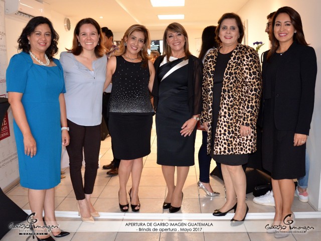 GarboImagenGuatemala_AnaRitaTorres_IngridLemus_Inauguracion_Brindis_mayo17_k